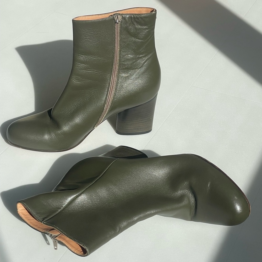 Maison Margiela — Tabi ankle boots pistachio green